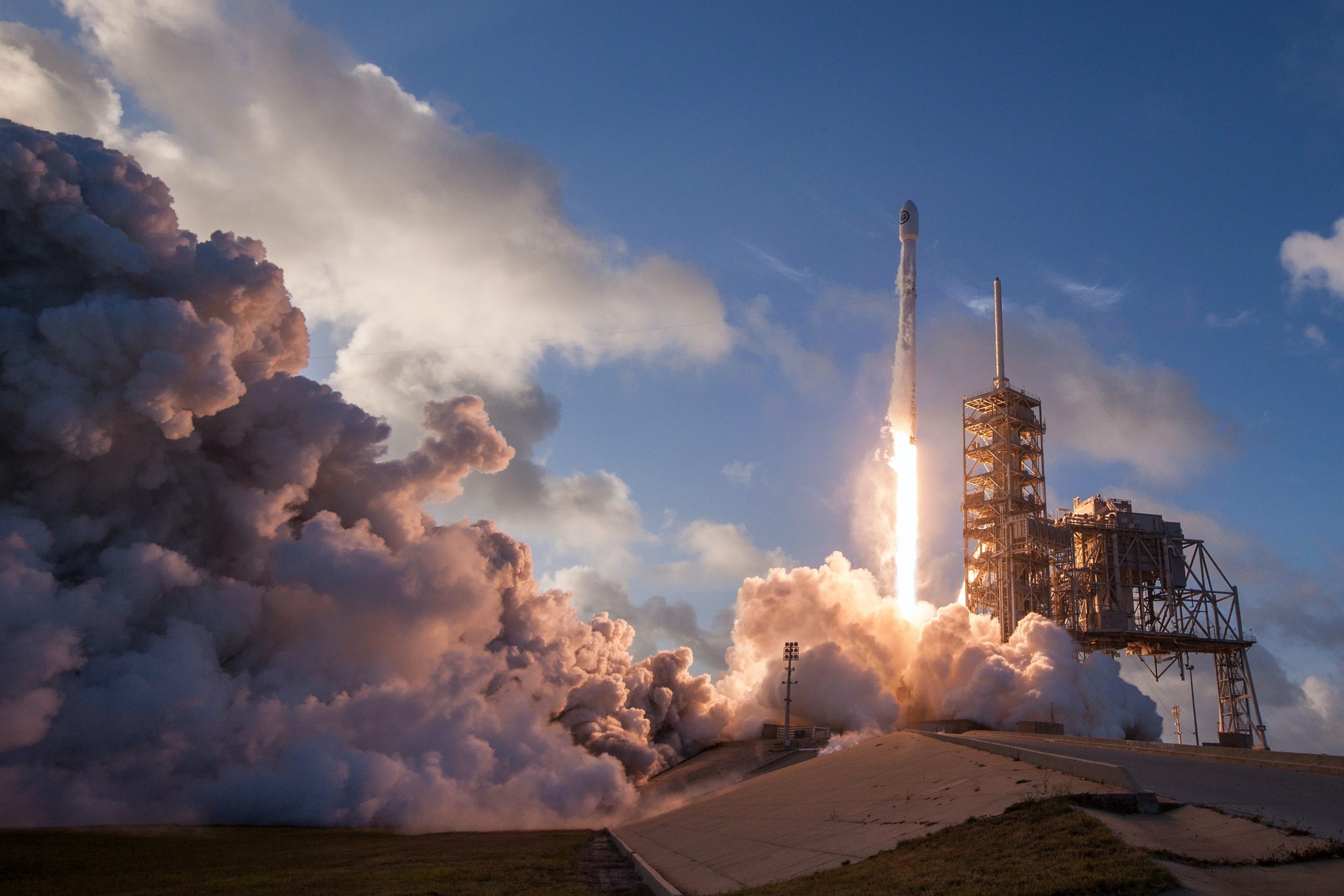 How to Inject Your Business Website with Subscriber-Generating ROCKET FUEL